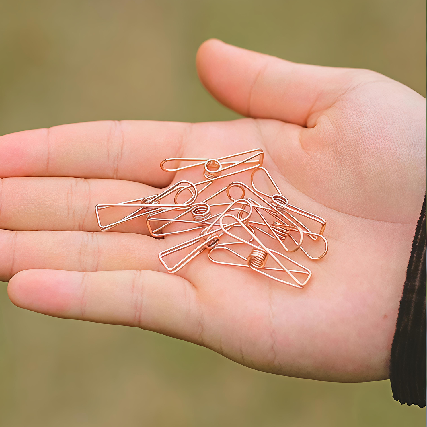 Light string fixing clip